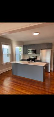 150 Oakland Ave - 3 Bedroom Near Providence College – photo 1