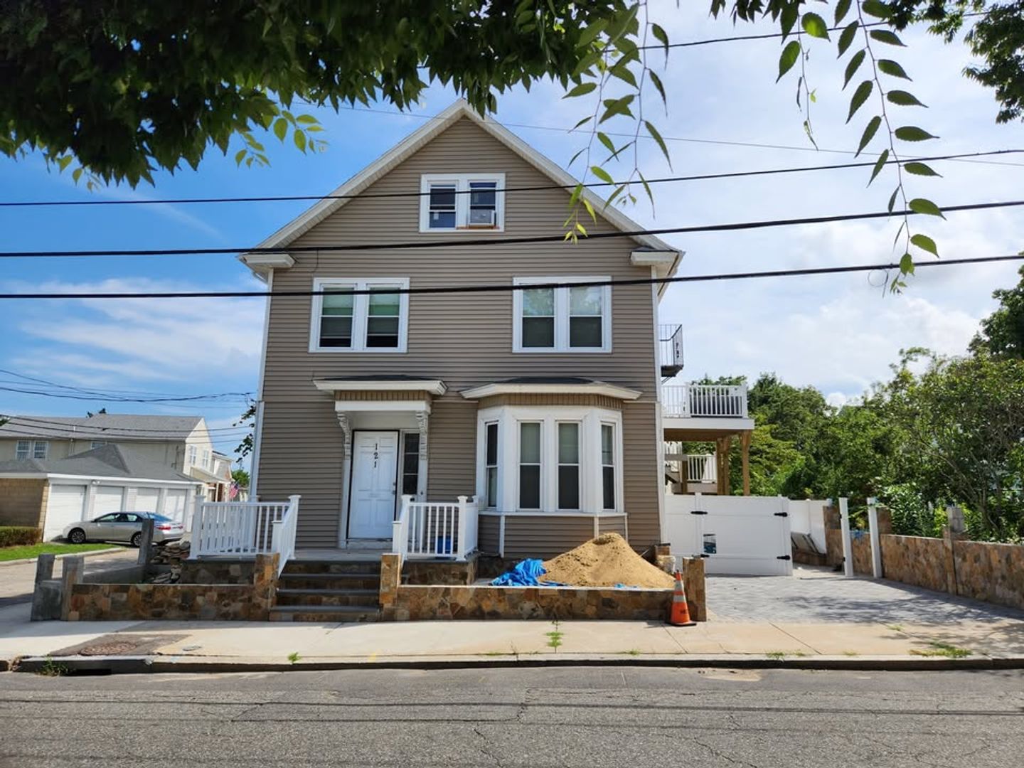 Providence Apartment: 121 Ledge Street