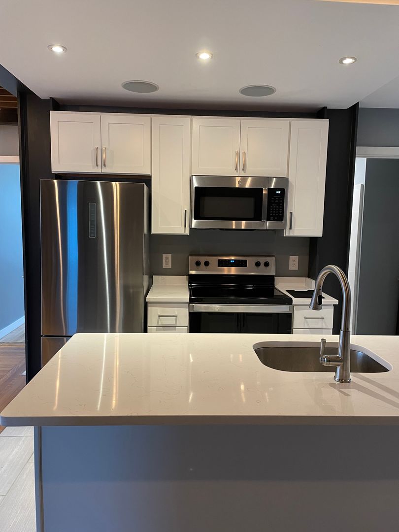 Providence Apartment: 566 Smith St.