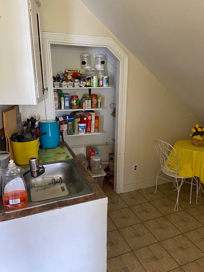 Providence Apartment: 927 Smith St.