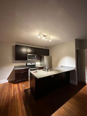 3br/1ba - 94 Oakland Ave #1 – photo 1