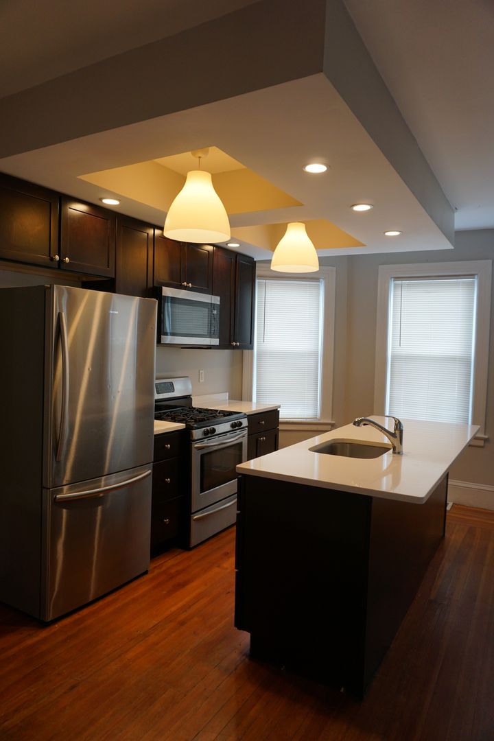 Providence Apartment: 637 Smith St.