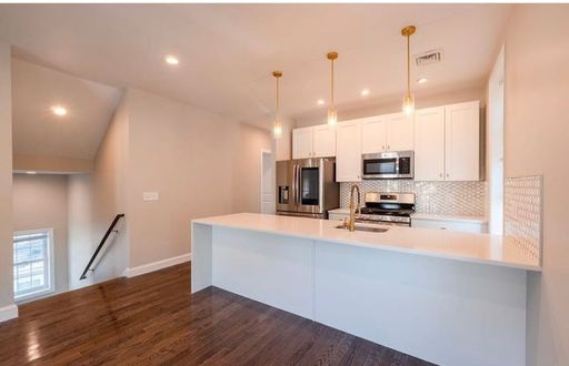 Best Rental In Providence - 5br/2ba – photo 1