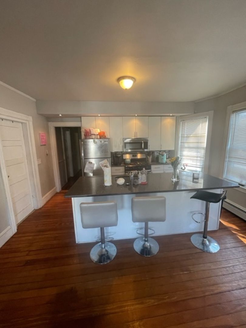 Providence Apartment: 624 Smith Street