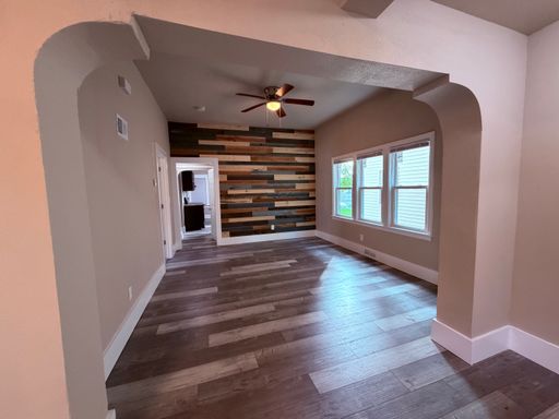 Large Renovated 5BR/2.5BA Single Family Rent to Own Home – photo 1