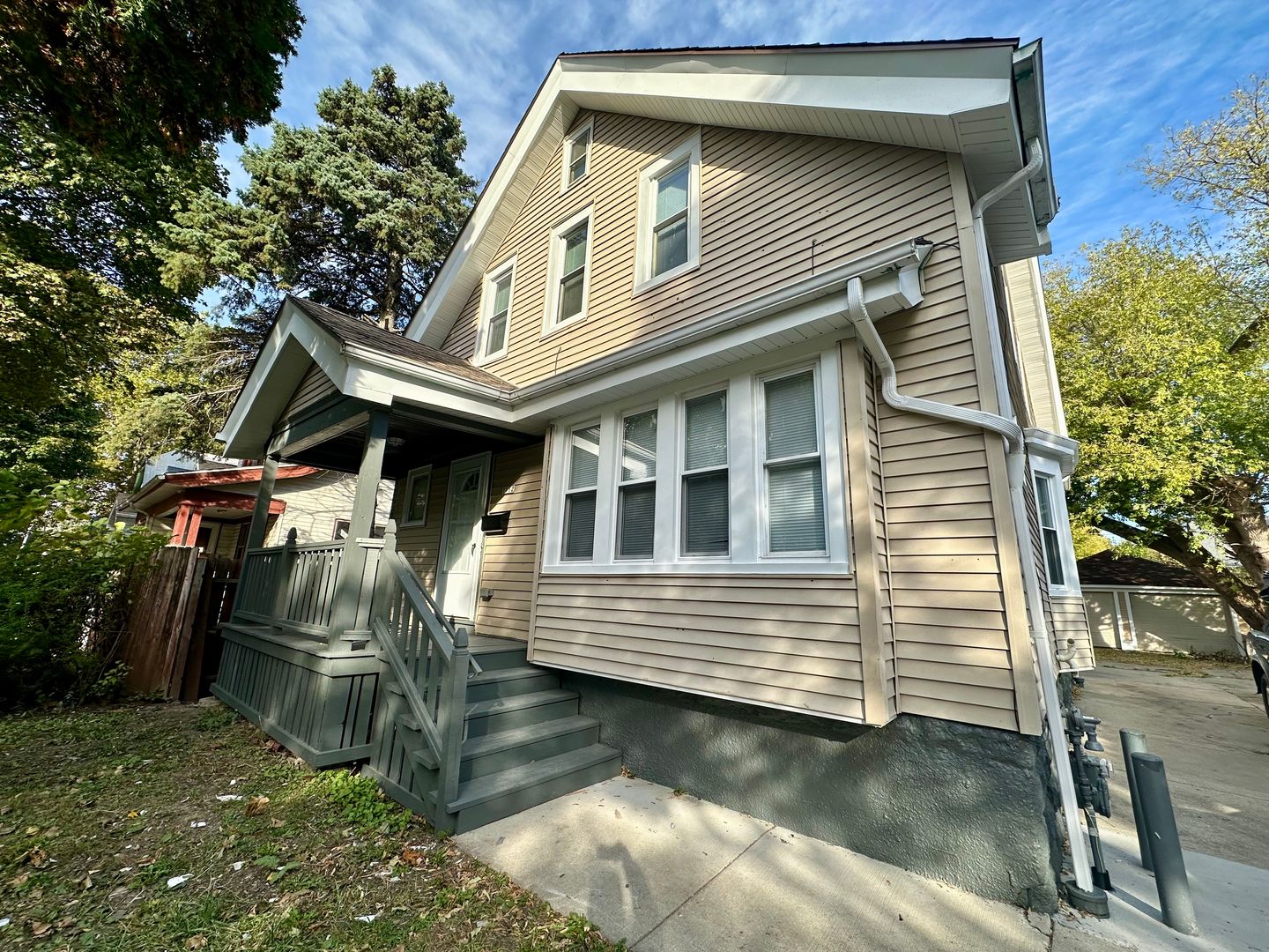 Milwaukee House: 1712 W NASH ST