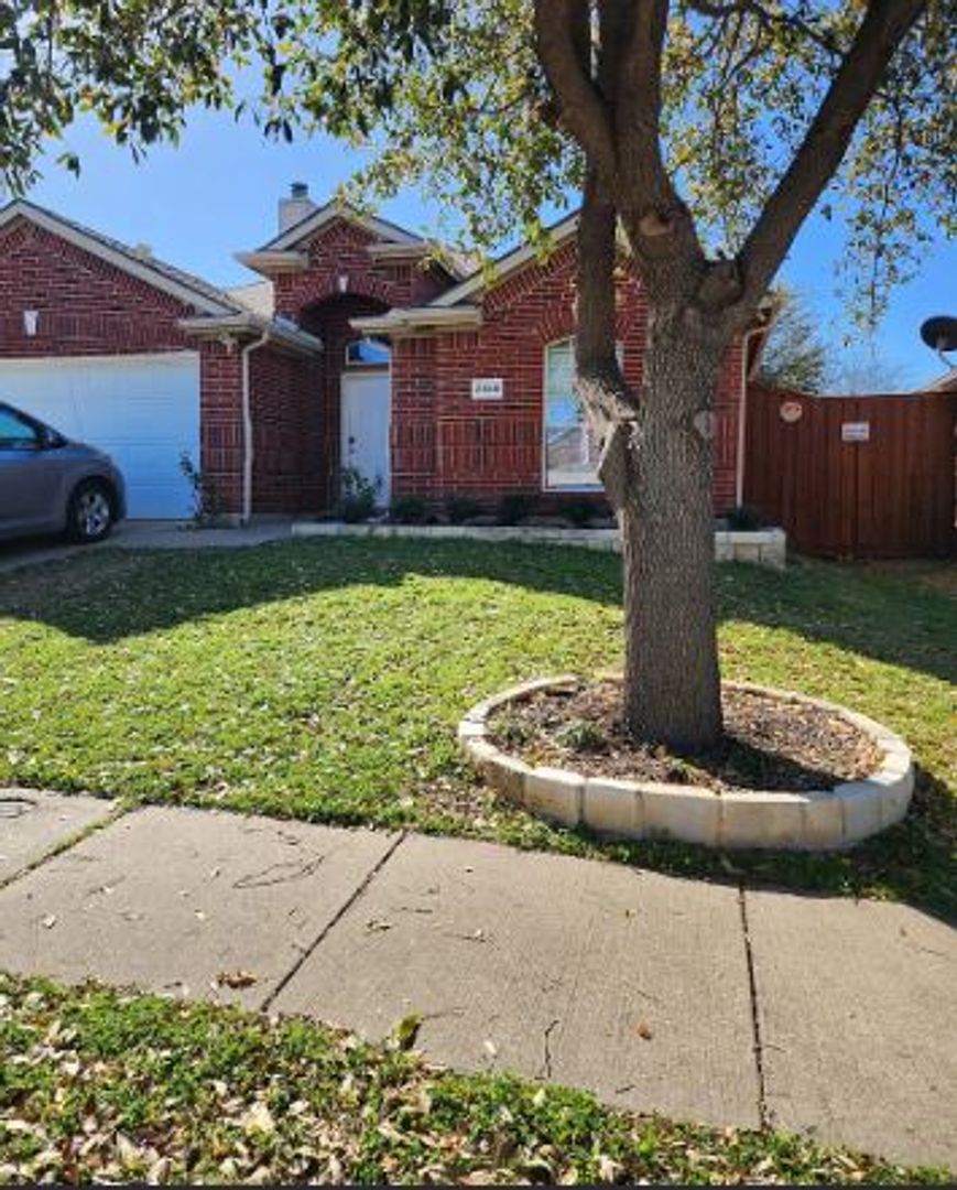 Charming 3-Bedroom Home in Peaceful Dallas Neighborhood Welcome to 2848 Trailhouse Dr., a well-maintained 3-bedroom, 2-bath single-family home located in a quiet, desirable neighborhood in Dallas (ZIP 75237). This property offers comfort, convenience, and