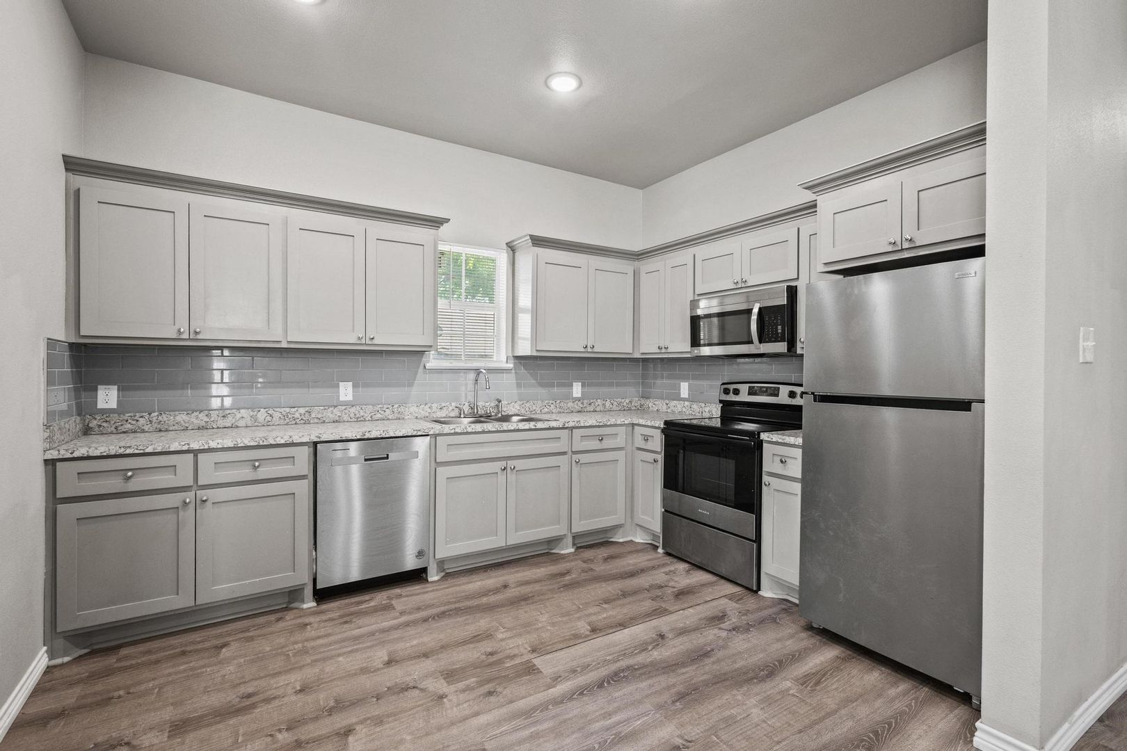902 S. Montgomery St. 9 of 12