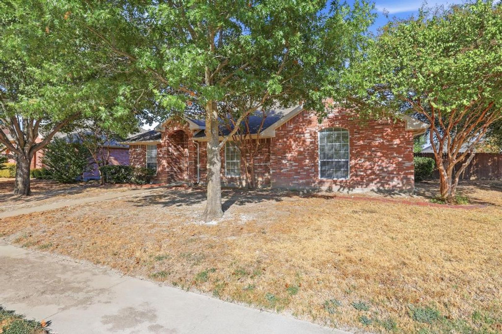 100 Oak Hollow Ln. 2 of 12