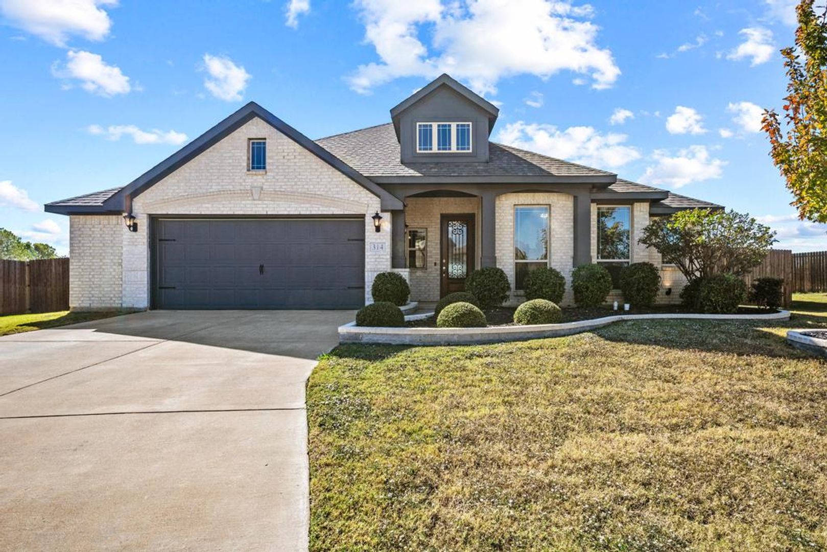 Beautifully Updated 3-Bedroom Home with Pool – 314 Waverly Dr, Glenn Heights, TX 75154