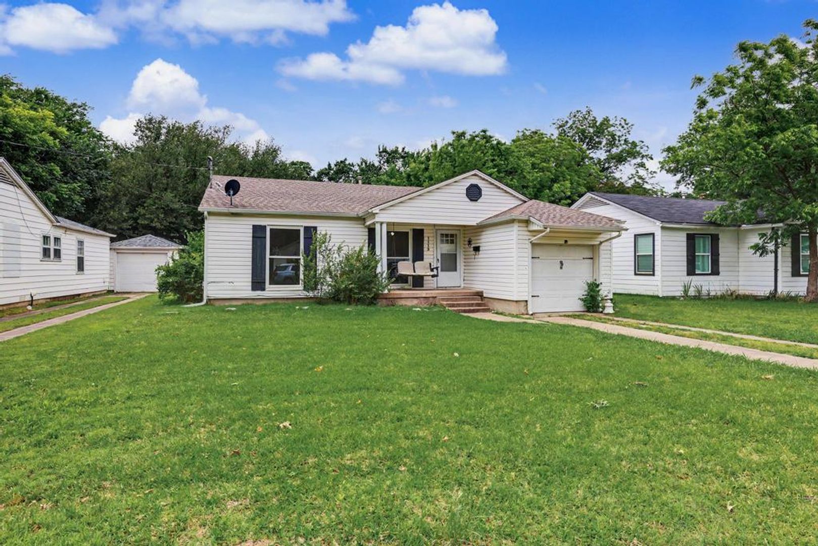 Sherman House: 1112 N. Lockhart St.