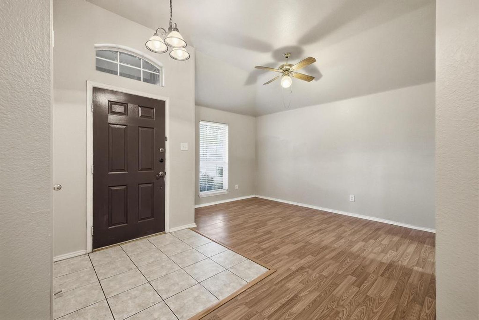 100 Oak Hollow Ln. 4 of 12