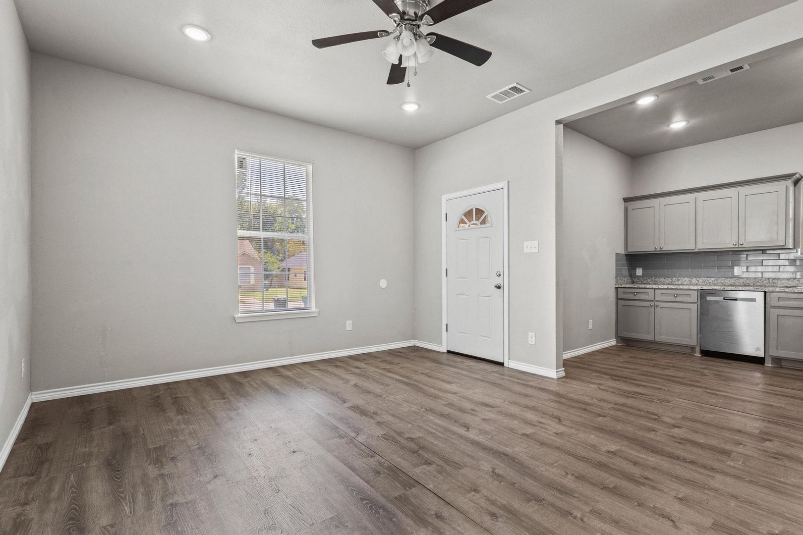 902 S. Montgomery St. 8 of 12