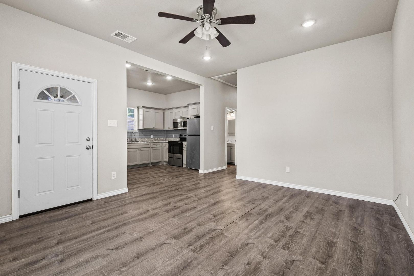 902 S. Montgomery St. 7 of 12