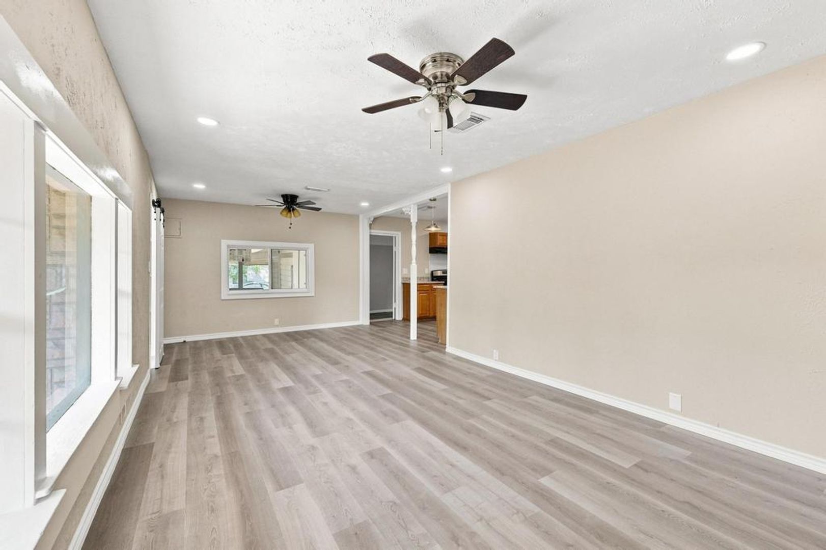 2907 W. Washington St. 5 of 8