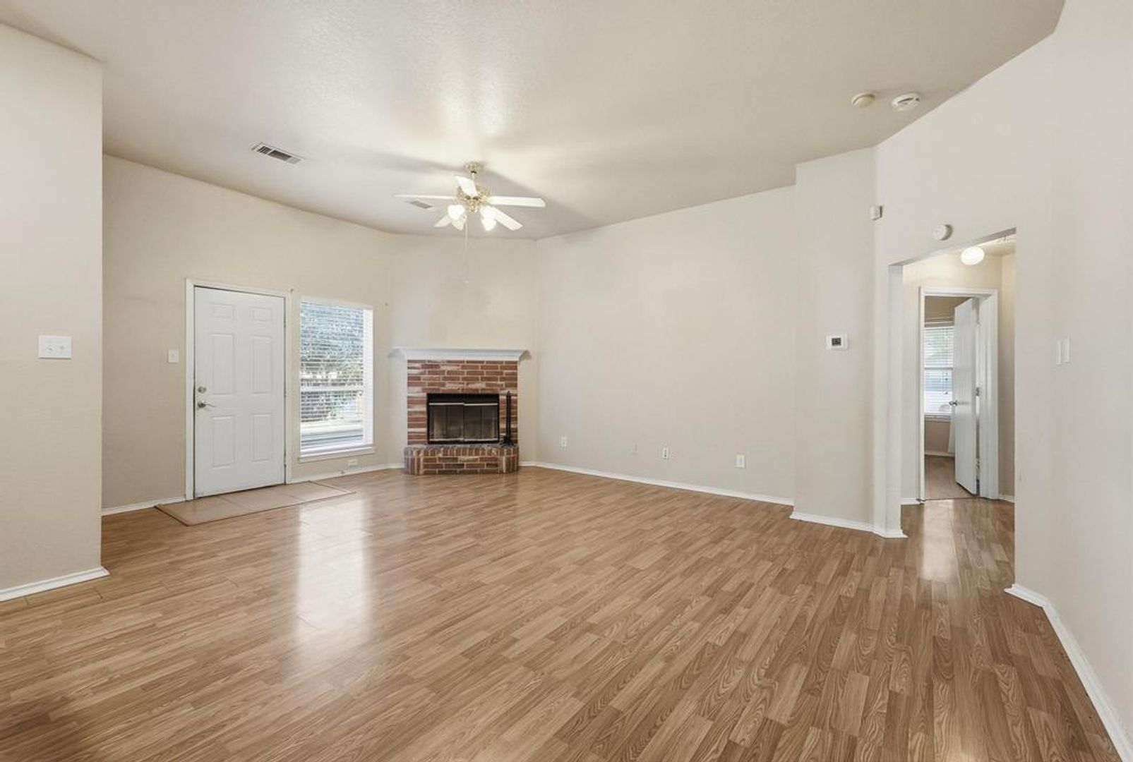 100 Oak Hollow Ln. 8 of 12