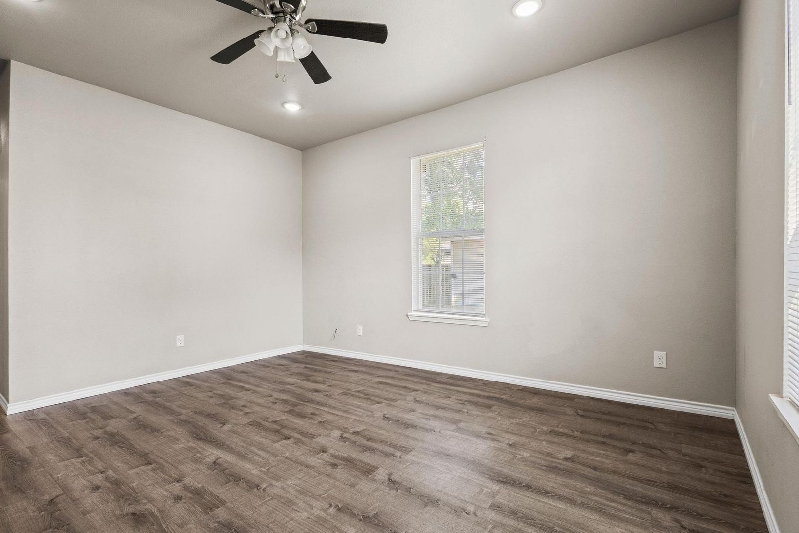 902 S. Montgomery St. 5 of 12