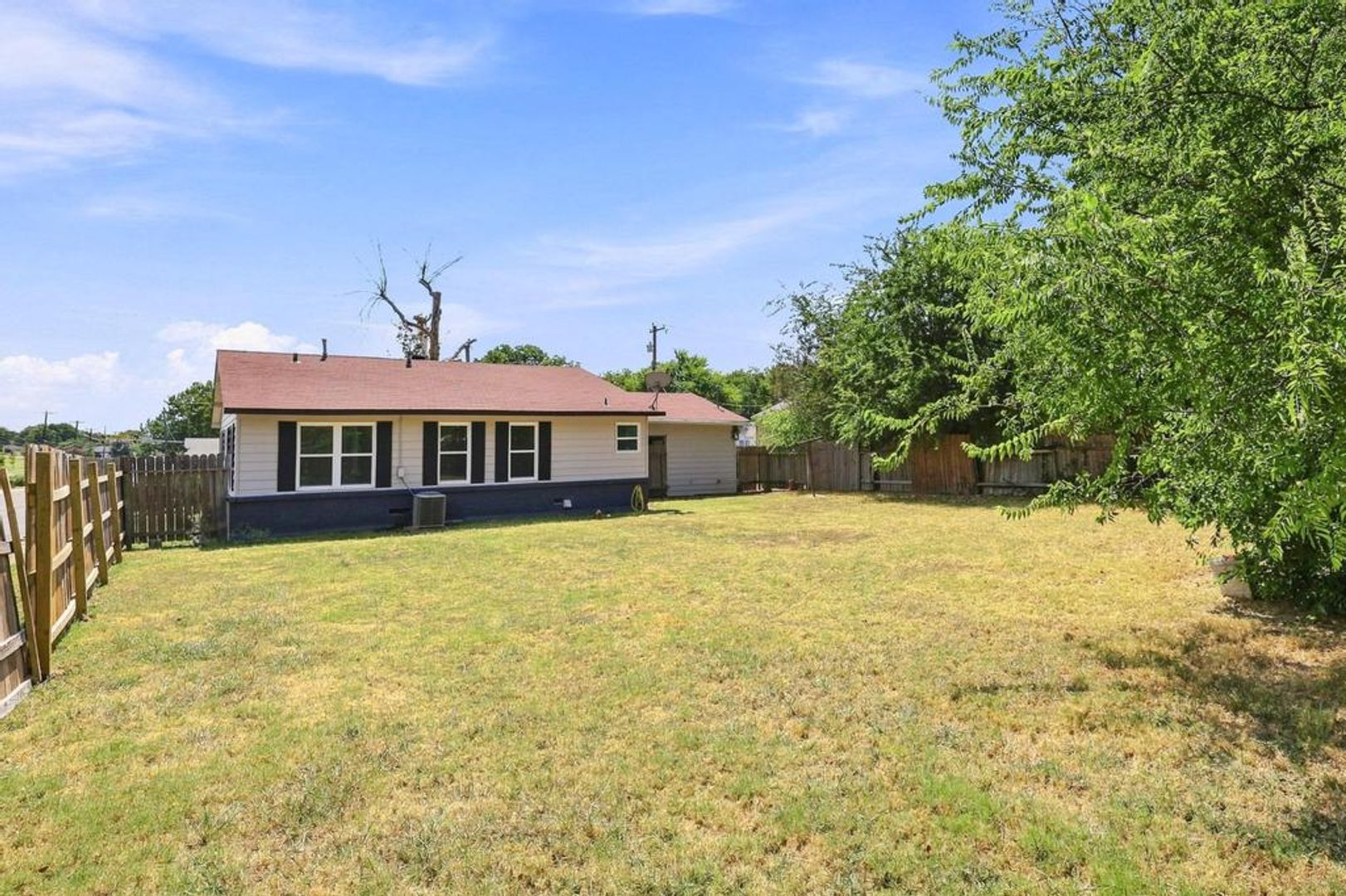1717 E. Cherry St. 29 of 30