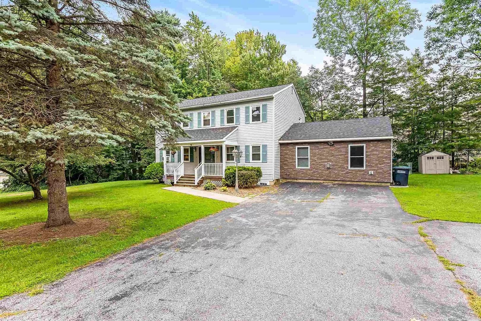 Colchester Apartment: 56 Morellen Lane