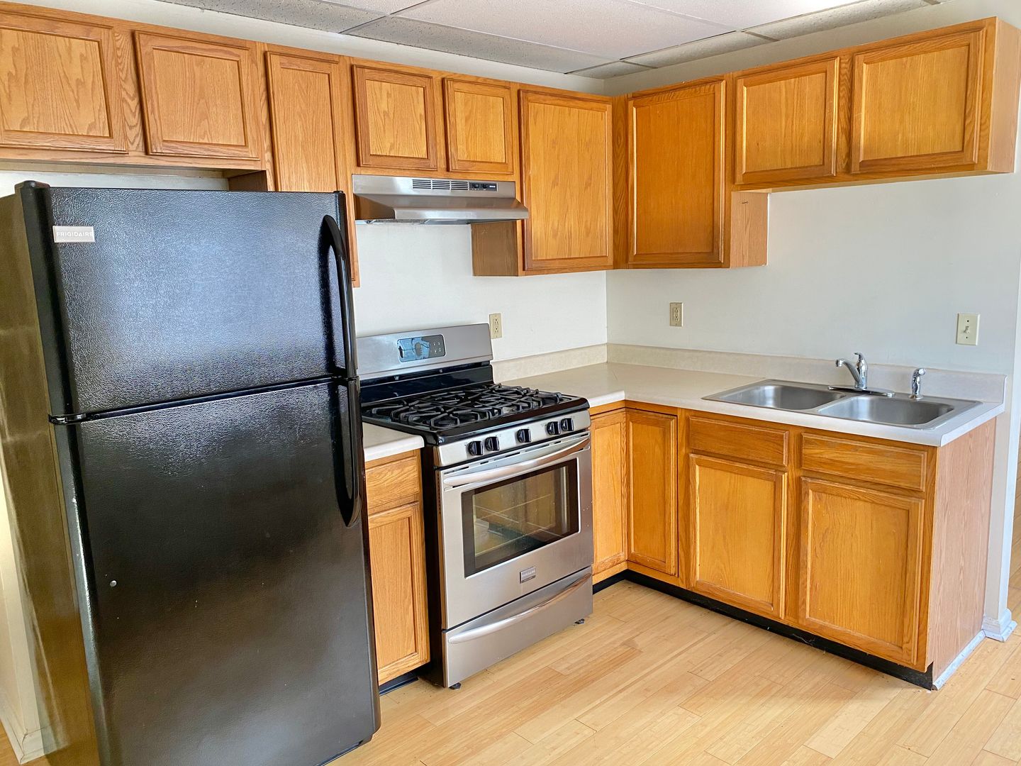Burlington Apartment: 61 Grant st