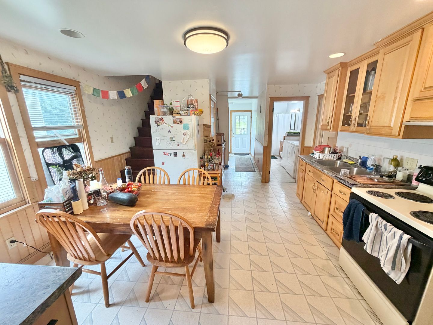 Burlington Apartment: 461-463 Colchester Avenue