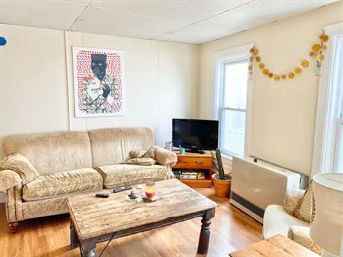 Burlington Apartment: 54 Intervale Ave.