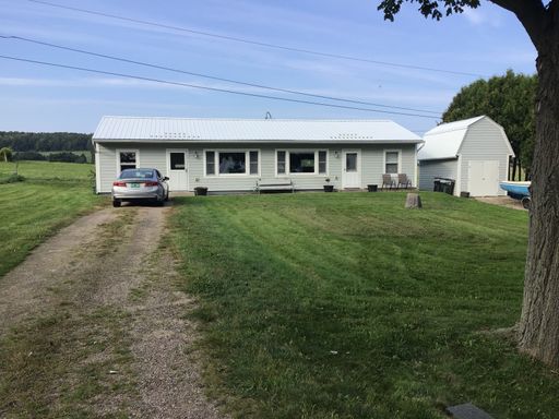 1 Bedroom Lake Front Apartment in South Hero VT Available NOW!