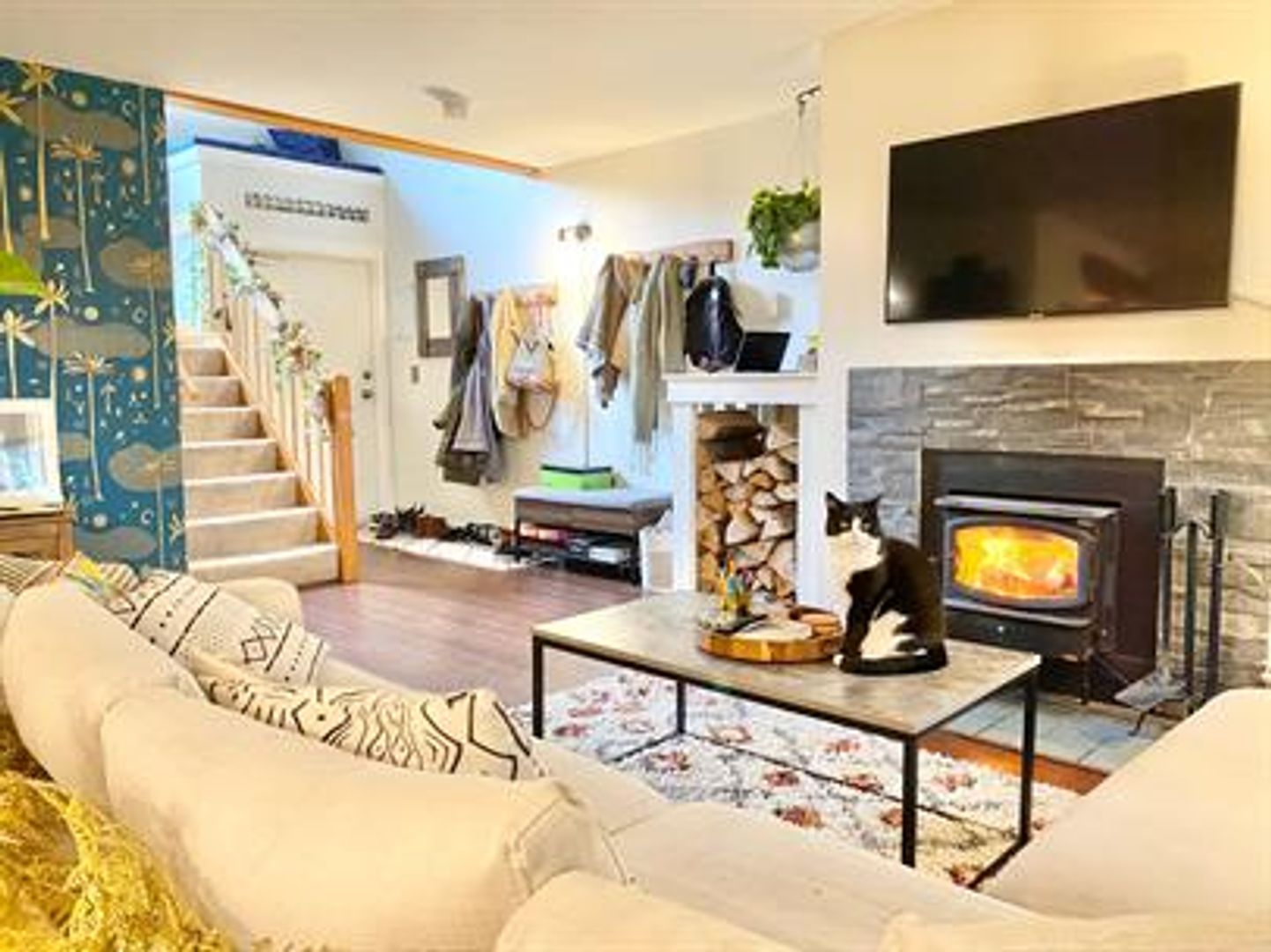 Burlington House: 71 East Redrock Drive #105