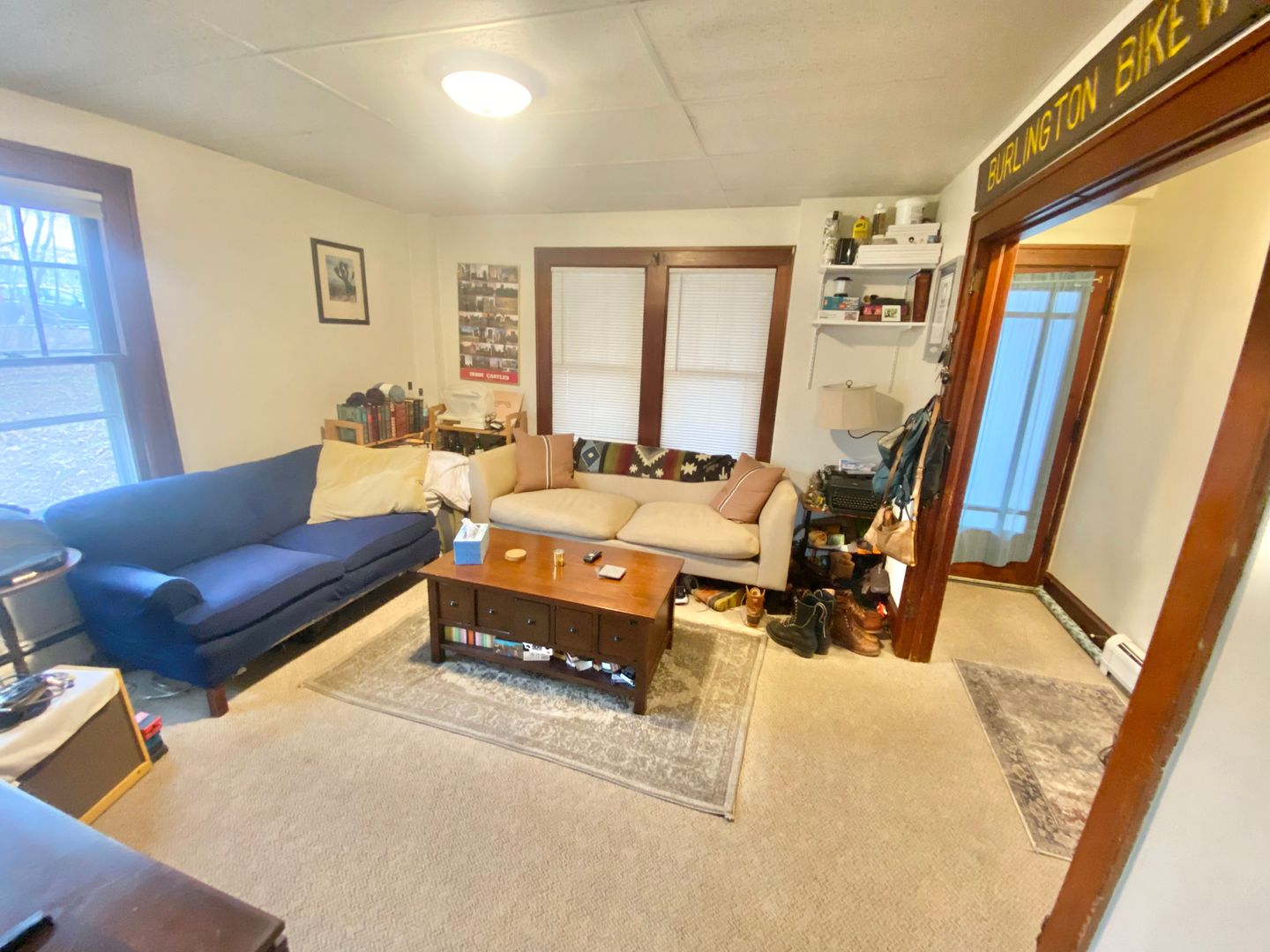 Burllington Apartment: 24 Brookes Avenue