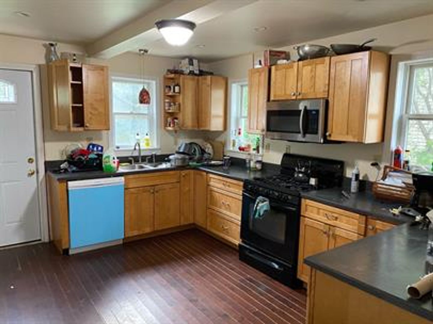 Burlington Apartment: 12 Russell St.