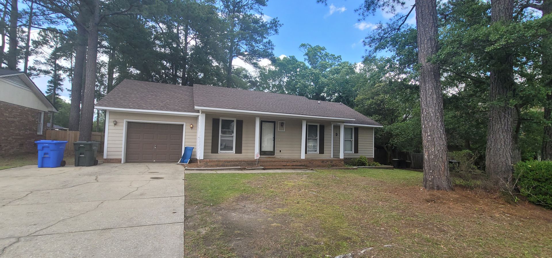 Fayetteville House: 6978 Melbourne Drive