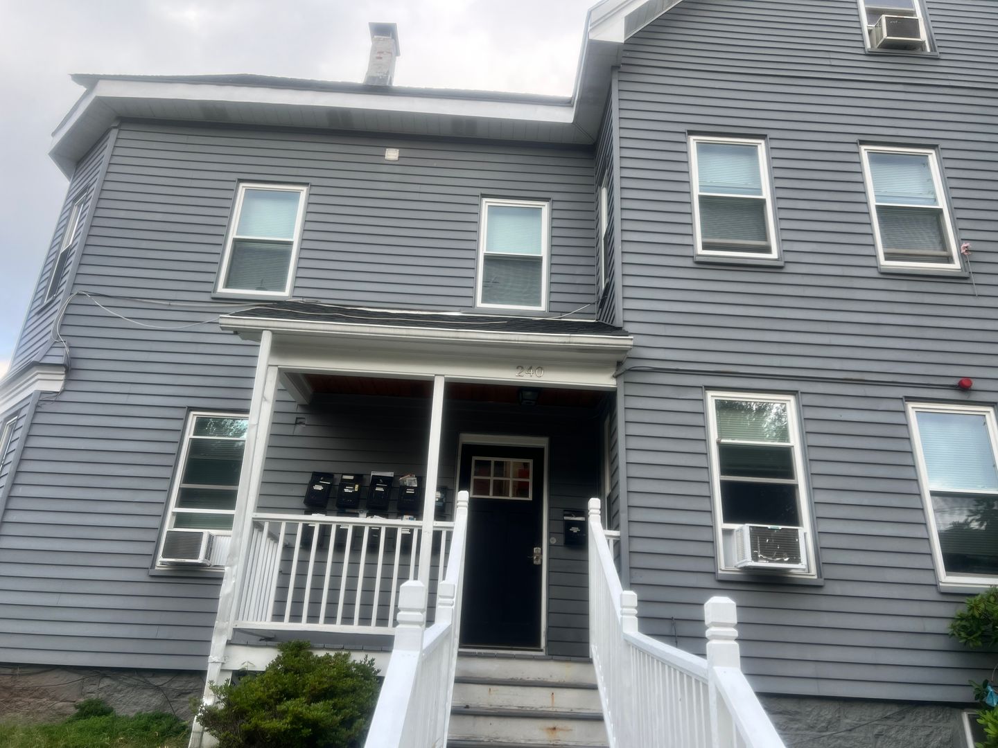 Waltham Apartment: 240 Crescent Street