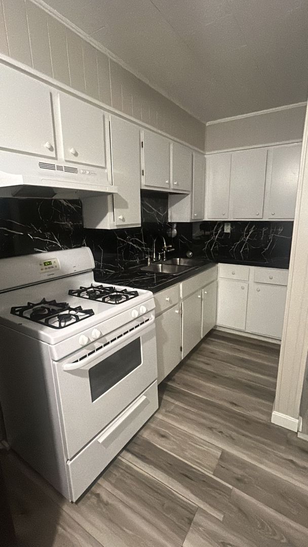 Fall River Apartment: 19 Manning st