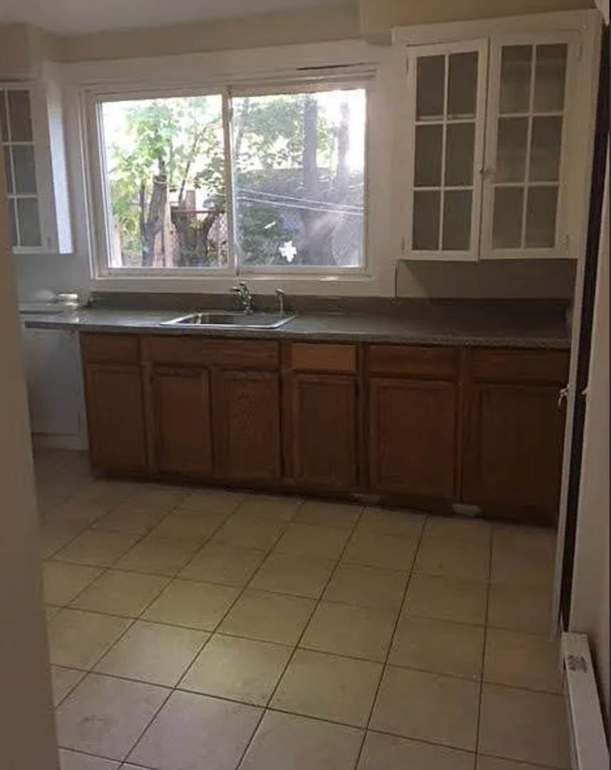 North Attleborough Apartment: 448 Mt hope st