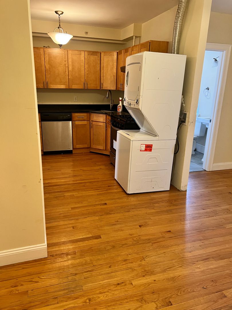 Framingham Apartment: 10-28 Centennial Place