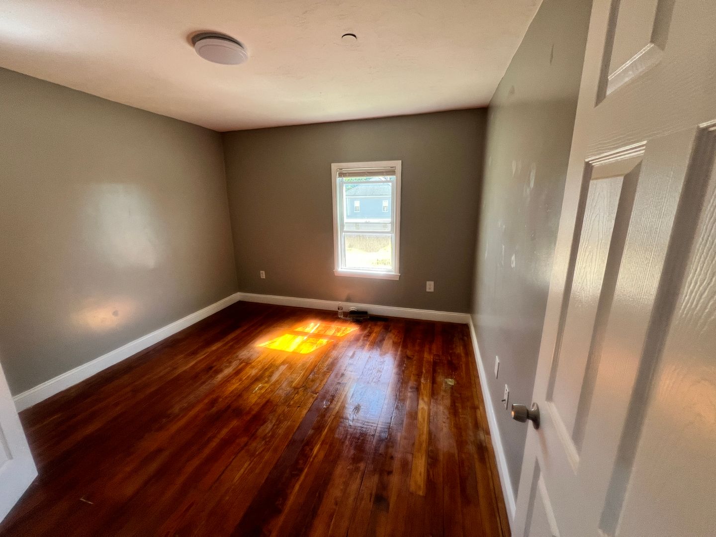 Framingham Apartment: 115 Grant Street