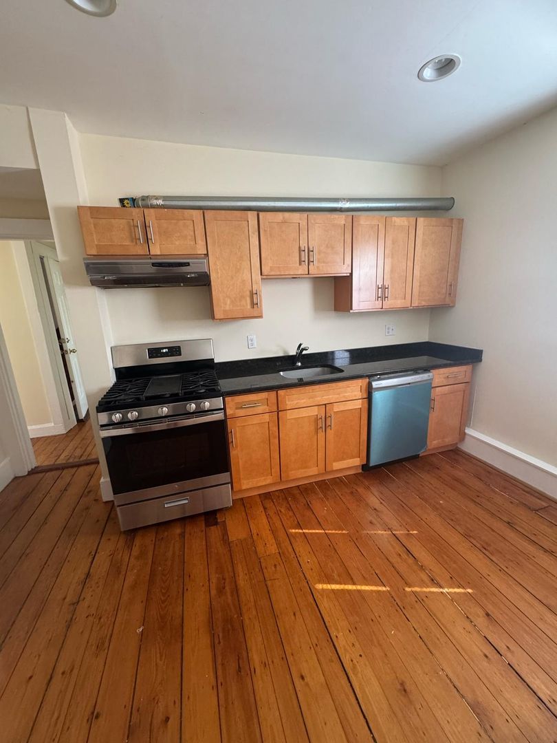 Framingham Apartment: 10-28 Centennial Place
