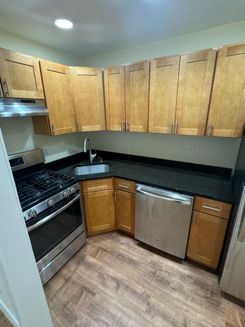 Framingham Apartment: 10-28 Centennial Place