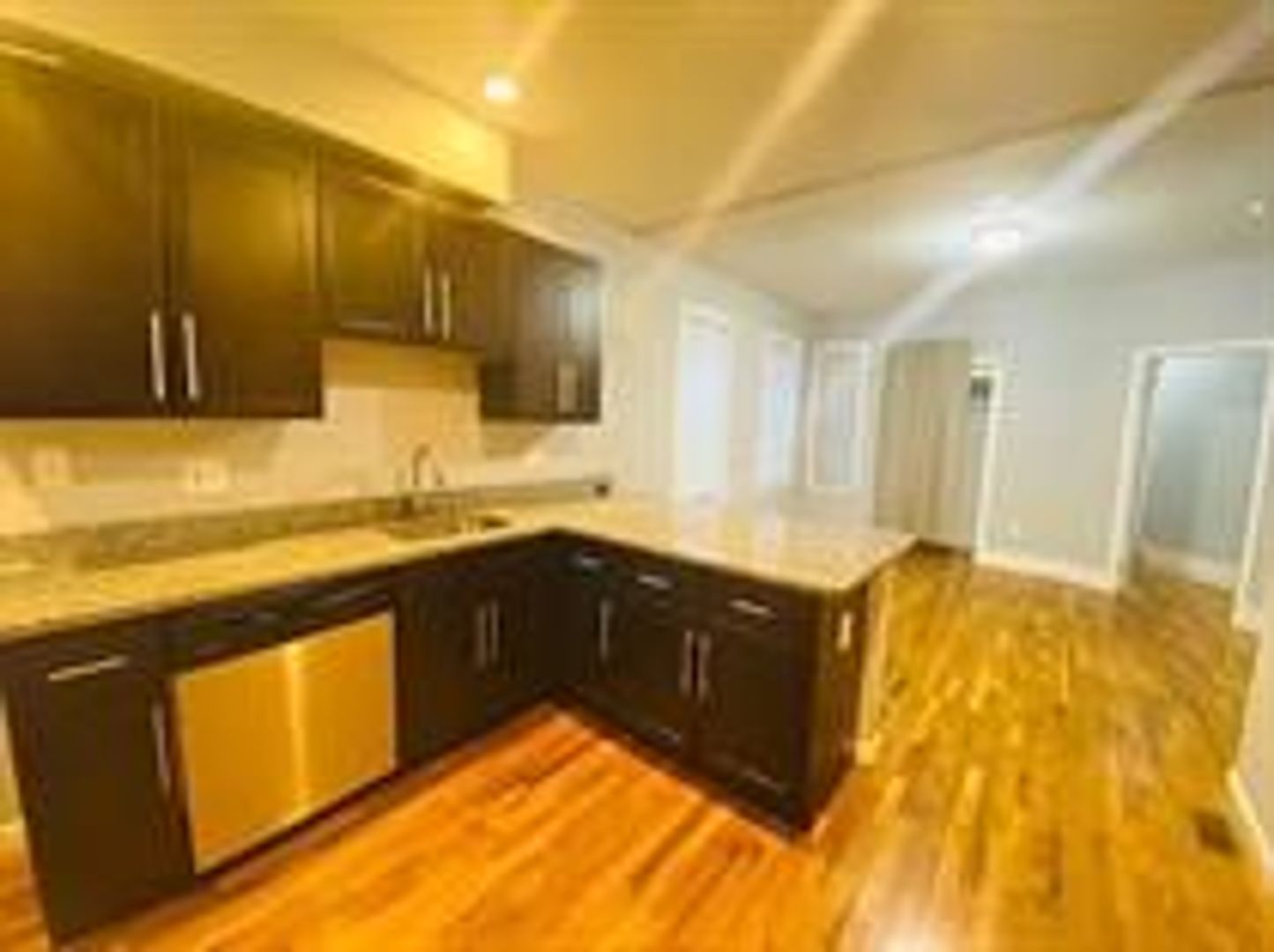 Somerville Apartment: 39 Pinckney Street