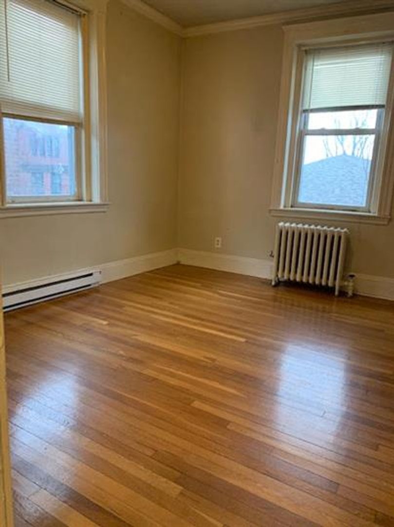 Malden Apartment: 2-4 Hanock Street