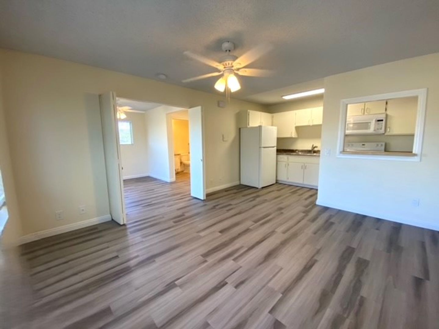 Lakeside Apartment: 12133 Rockcrest Road