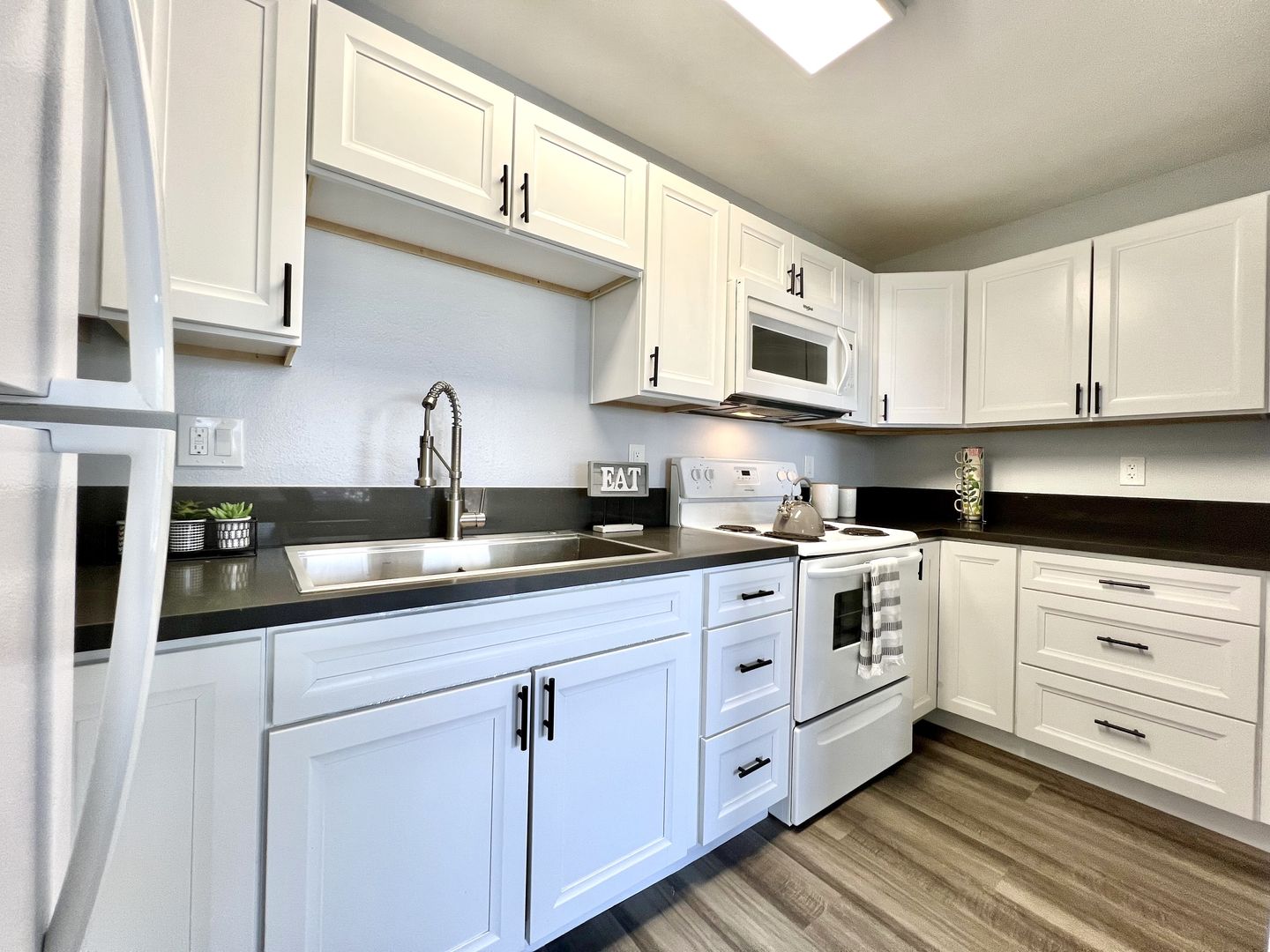 Lakeside Apartment: 12133 Rockcrest Road