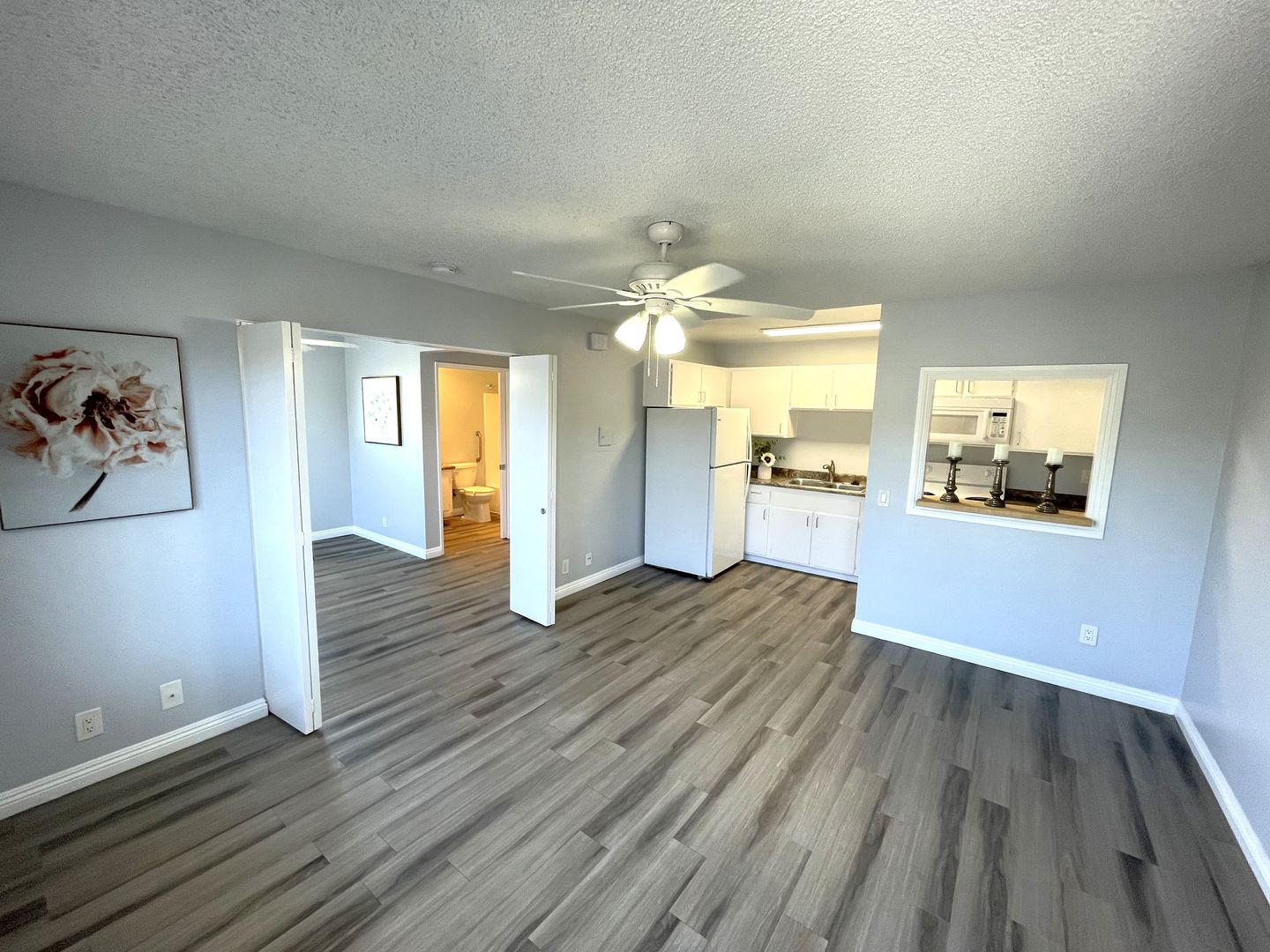 Lakeside Apartment: 12133 Rockcrest Road