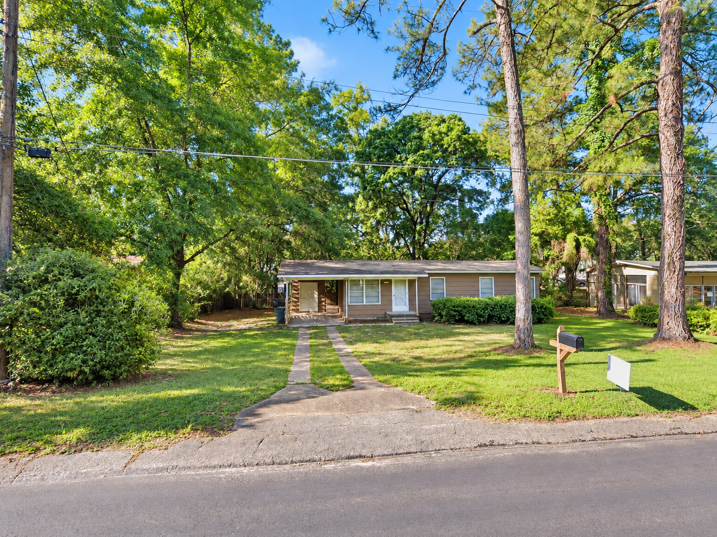 Tallahassee House: 2003 Crabapple Drive
