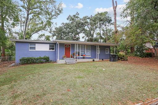 Beautifully Renovated 5 bedroom House Available for Fall 2027! – photo 1