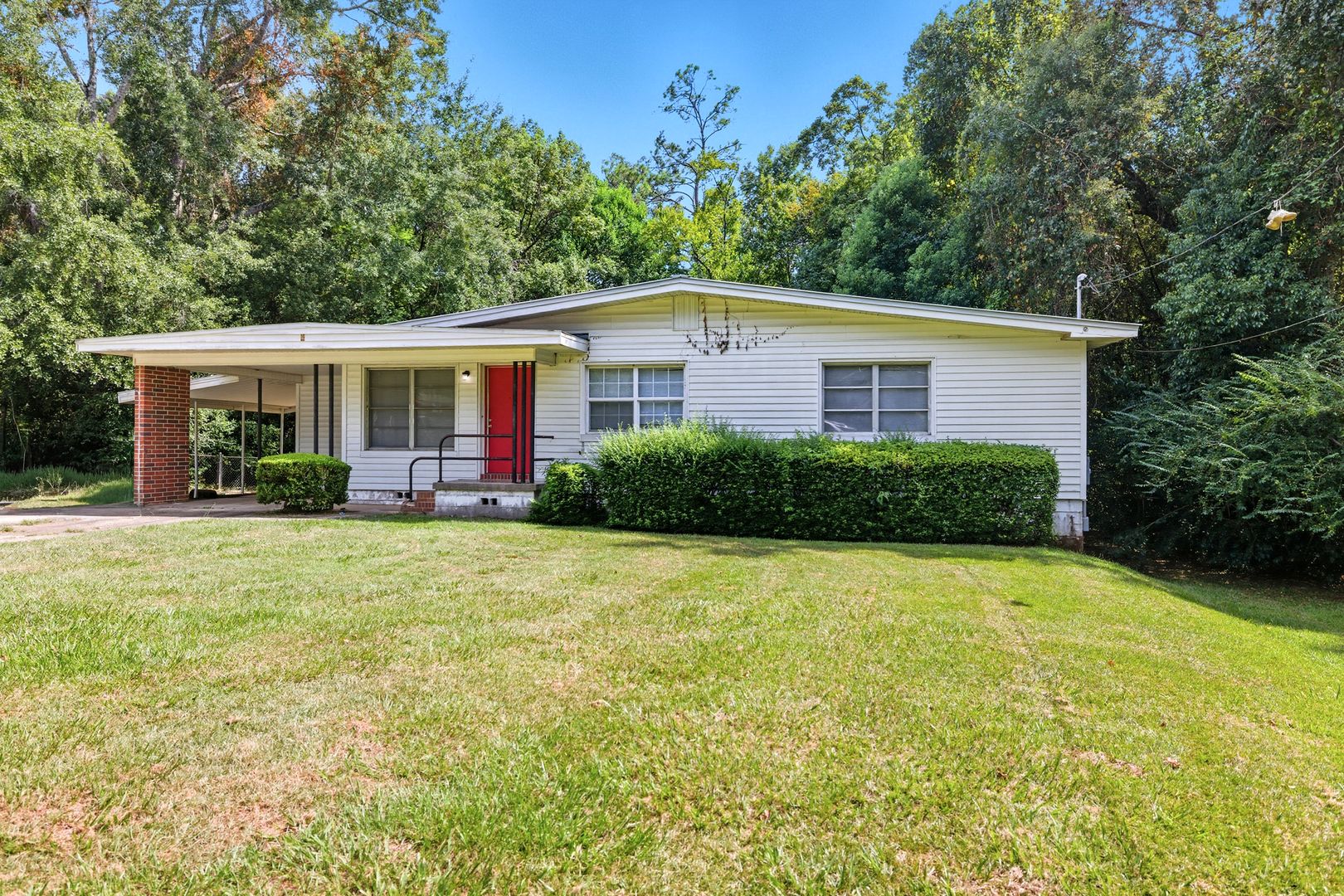 Spacious 4 Bedroom, 2 Bath Home Minutes from FSU!