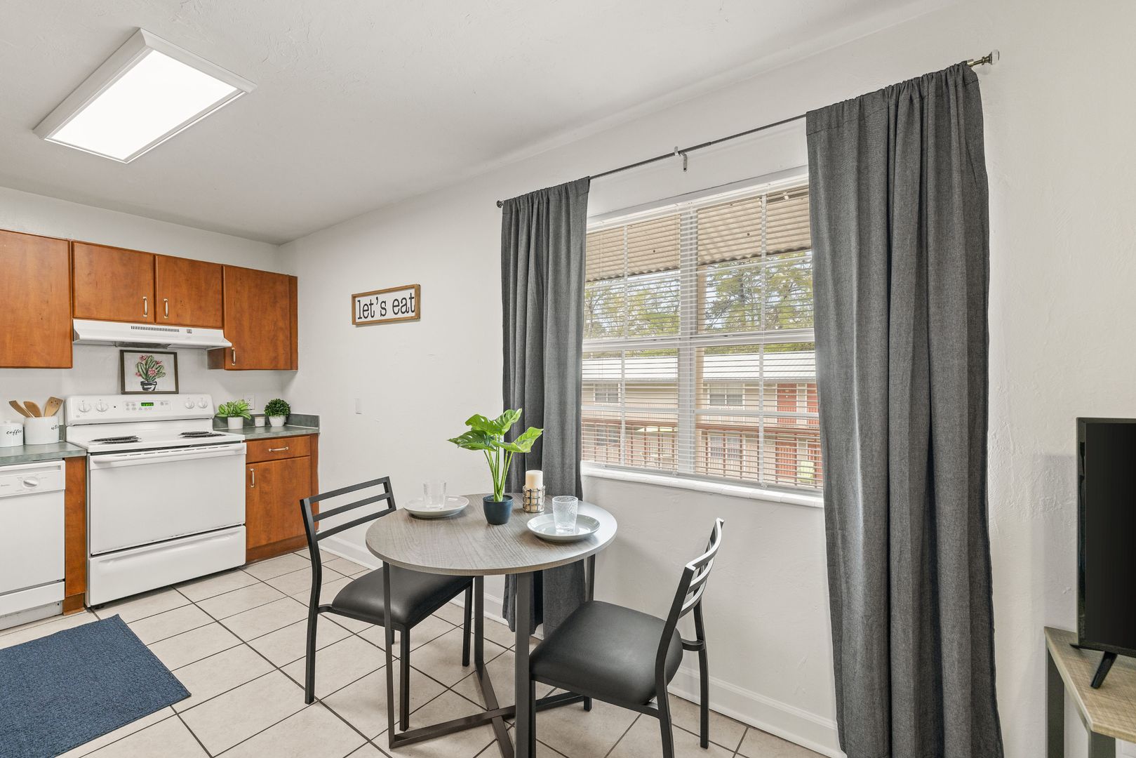 Apartment for rent at 2030 BelleVue Way, Tallahassee, FL 32304