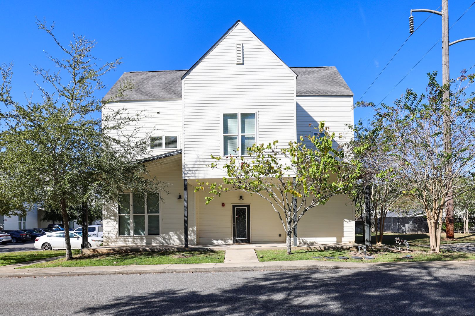 Tallahassee Apartment: 1824 Greentree Lane