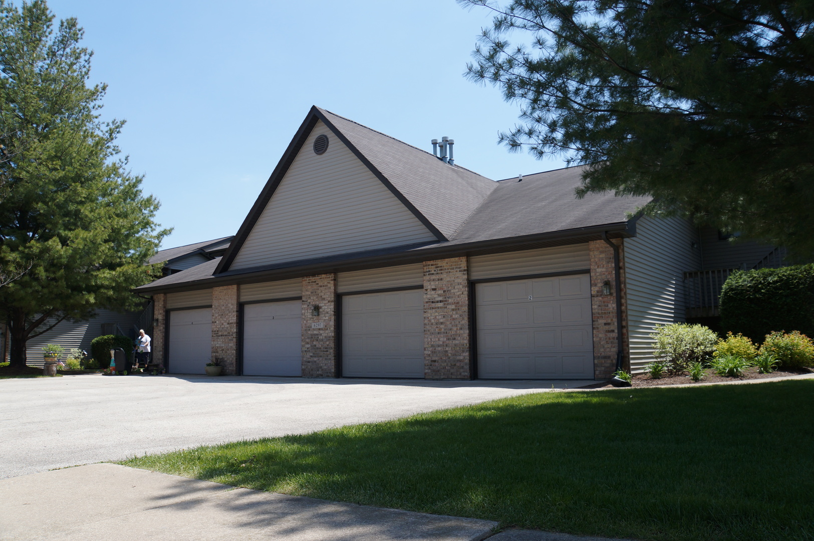 Rockford Apartment: 6315 Garrett Lane