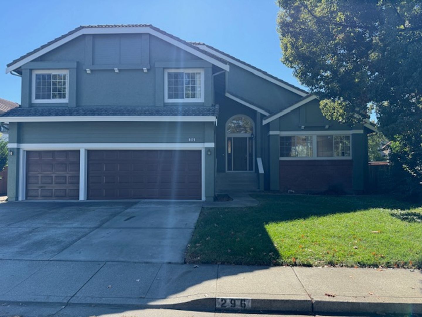 Vacaville House: 296 Fruitvale Road